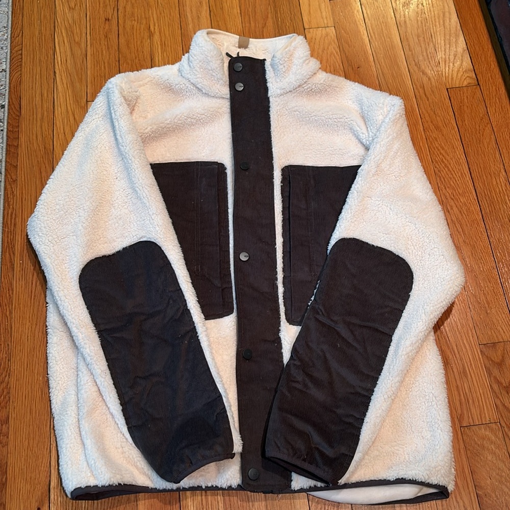 Brand new men’s Ugg Sherpa jacket with corduroy detailing